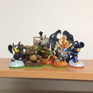 Skylander figure lot